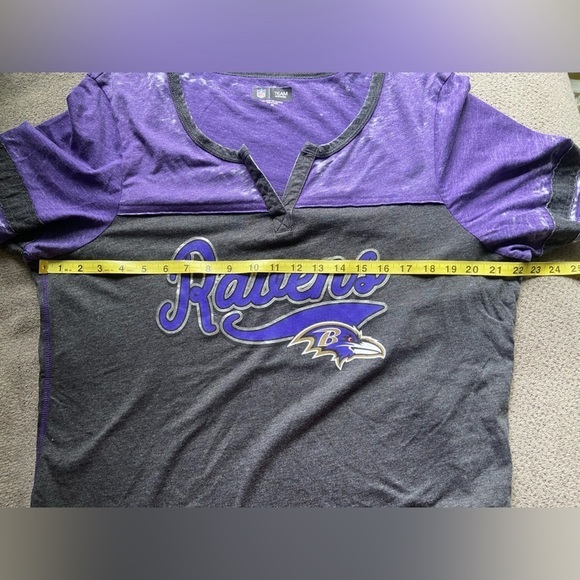 Baltimore Ravens TShirt Womens XXL Distressed Short Sleeve Scoop w/ V cut Purple - Picture 9 of 9
